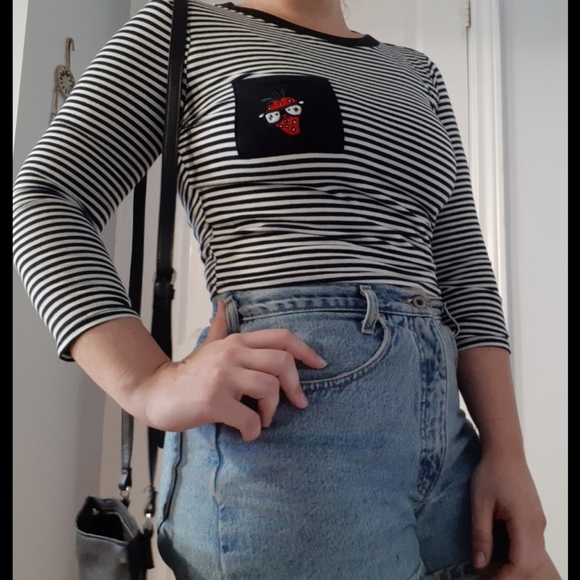 Striped Crop Top - Picture 2 of 4